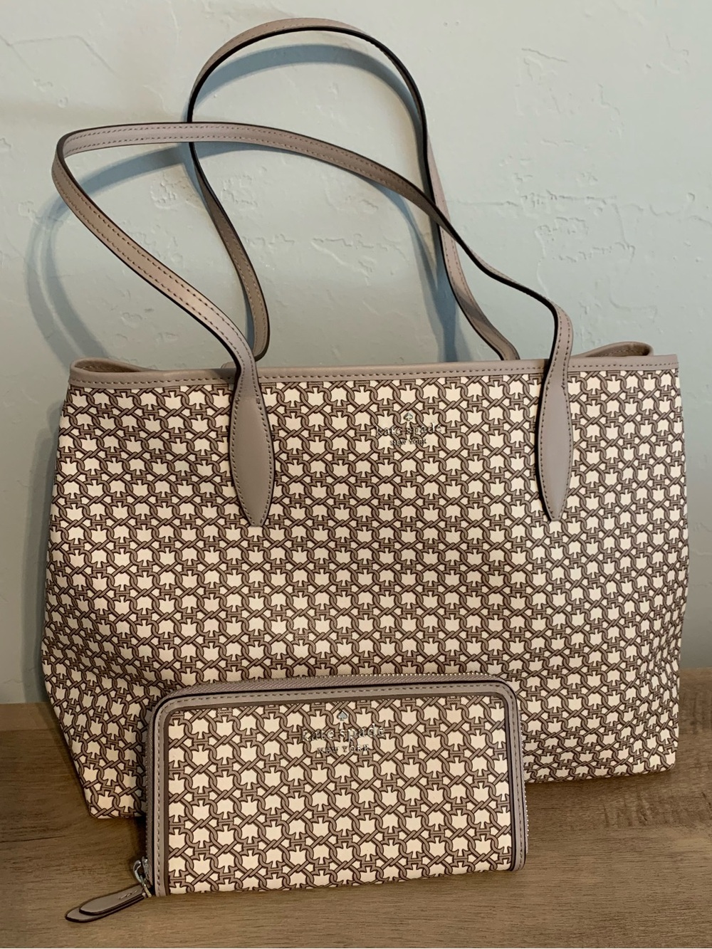 💙kate spade Link White Multi Tote & Wallet